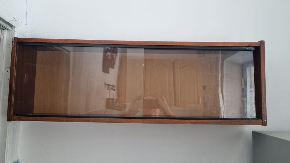 Полка для книг в в хорошем состоянии