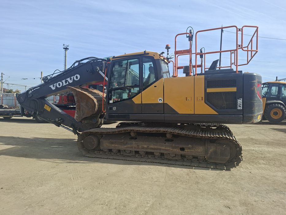 Vand excavator volvo EC 220 EL