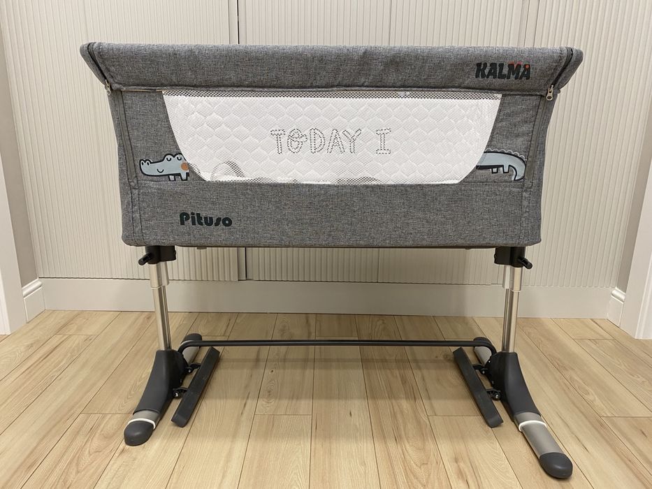 Продам приставную колыбель