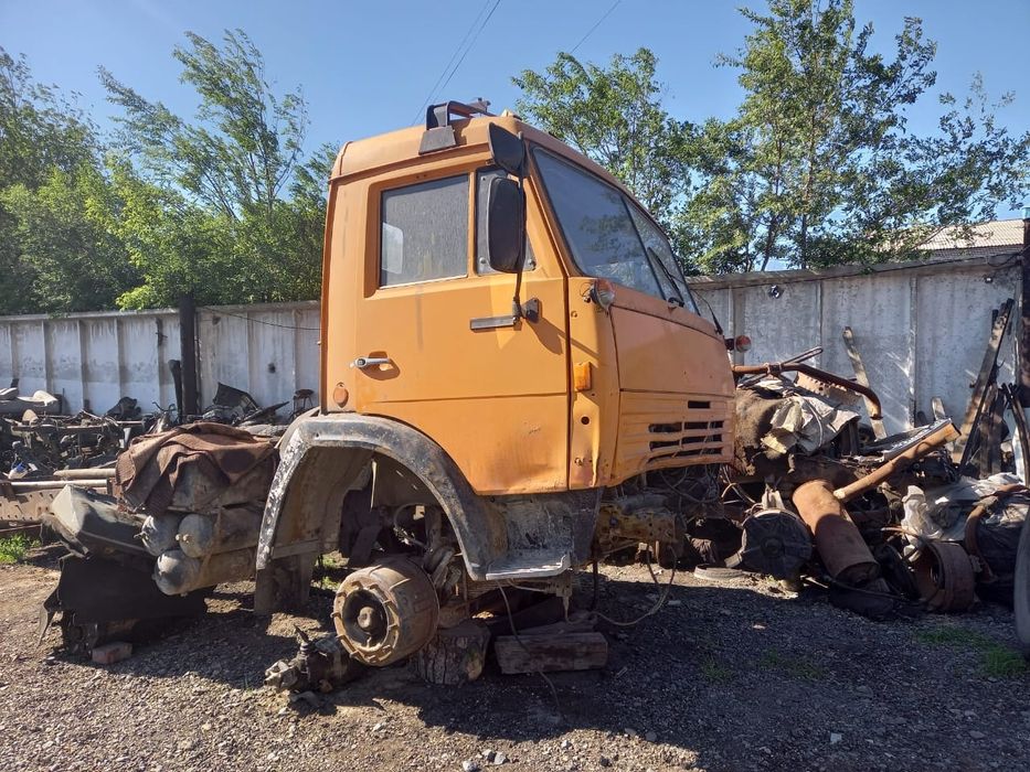Камазы на разбор