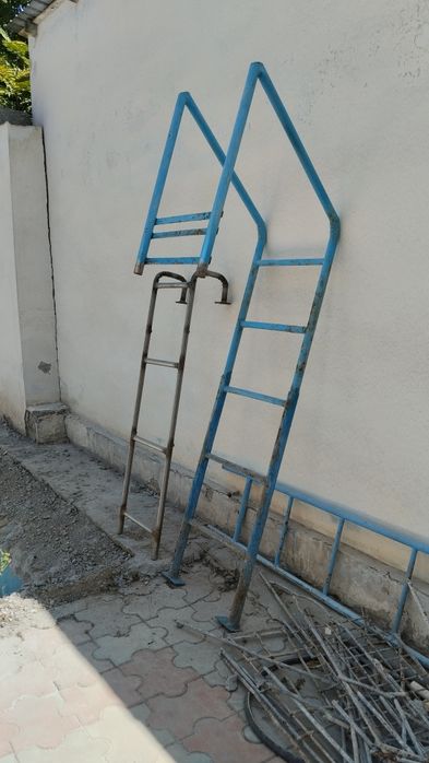 Две лестницы для бассейна