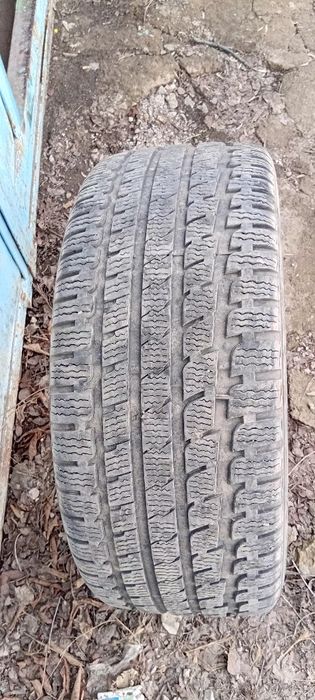 Продам шины R18 245/45