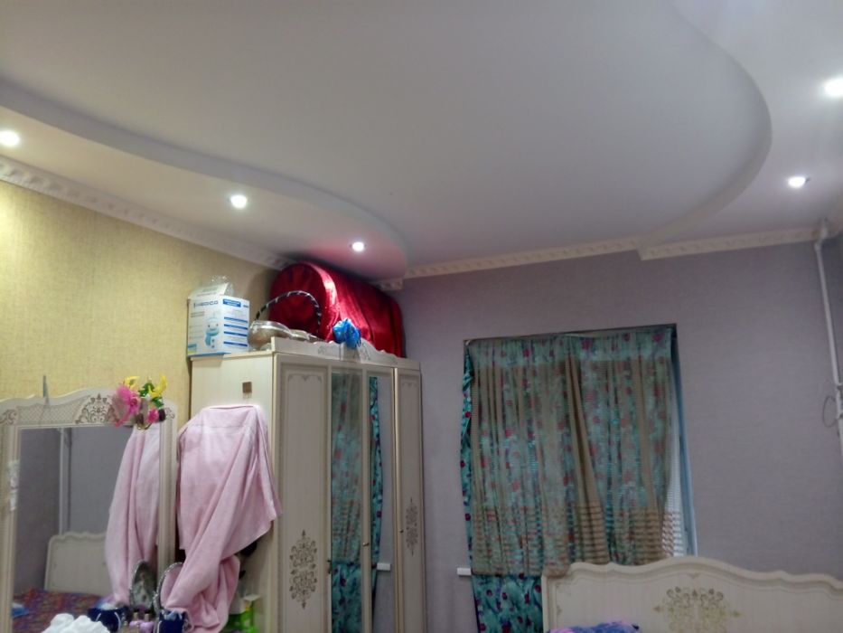 Yoʻl yuzida bozor yonida Chichiq 8mk 34 dom 3 xonali 2- Etaj oʻrtada