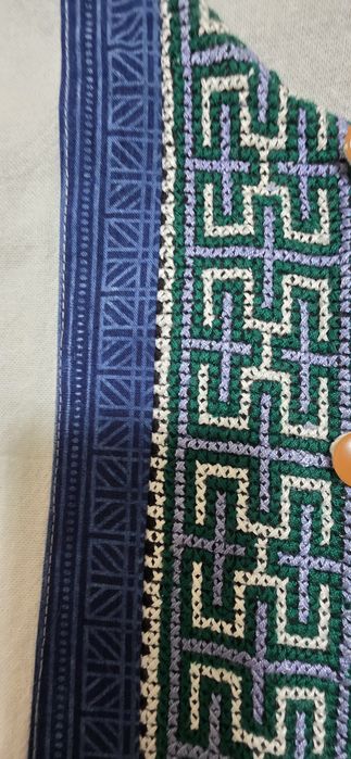 Рубашка мужская с вышивкой.