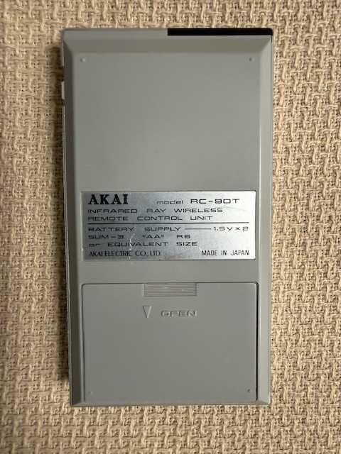 AKAI RC-90, telecomanda infrarosu