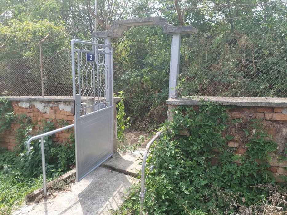 Продава се Къща в с. Пещерна, Област Ловеч - 220 кв.м за 301 €/кв.м - Снимка #1