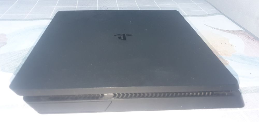 Playstation 4 pro 1 tb