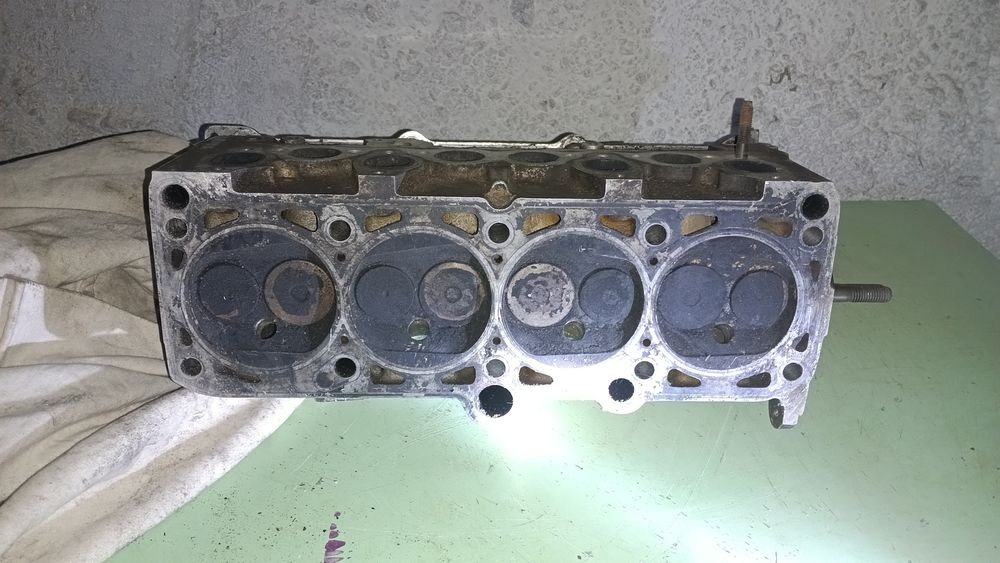 Головка двигателя Пассат 1.8