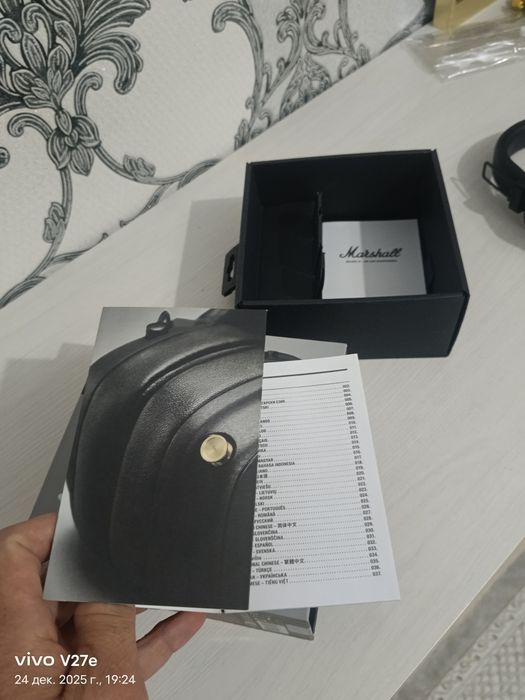 Продам оригинальные наушники Marshall