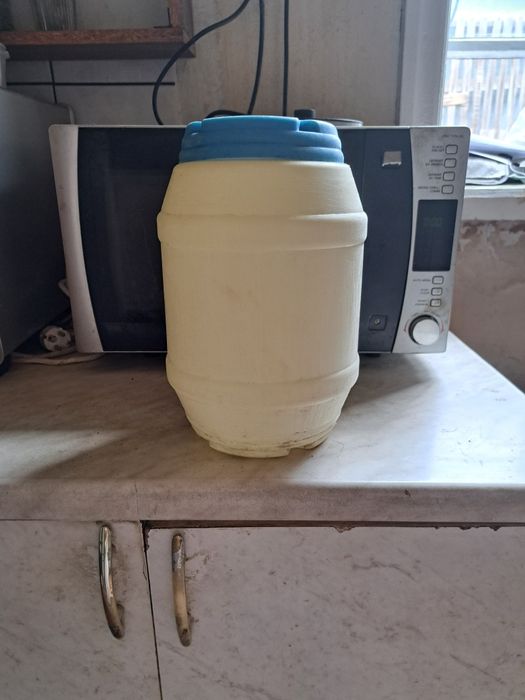 Бидоны 5ти литровые, форма для выпечки