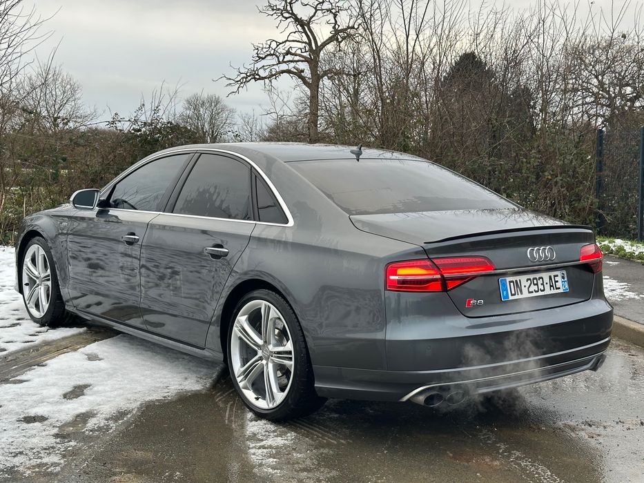 Audi S8 2015 4.0TT 520CP •Ceramice •B&O •  Pirelli P Zero • Matrix LED
