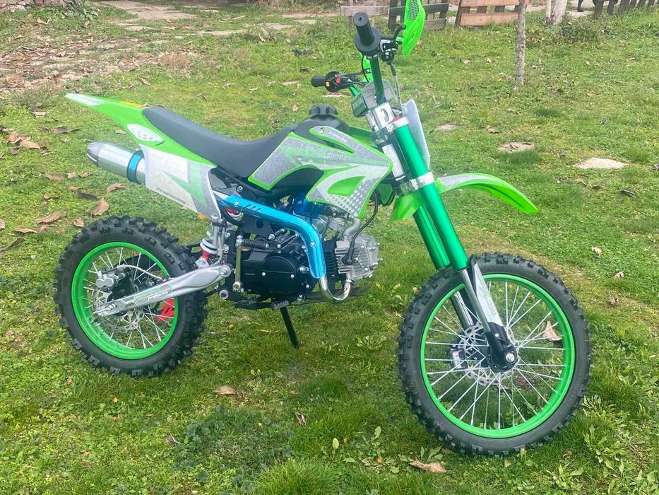 Продавам Кросов мотор Башан 200куб.