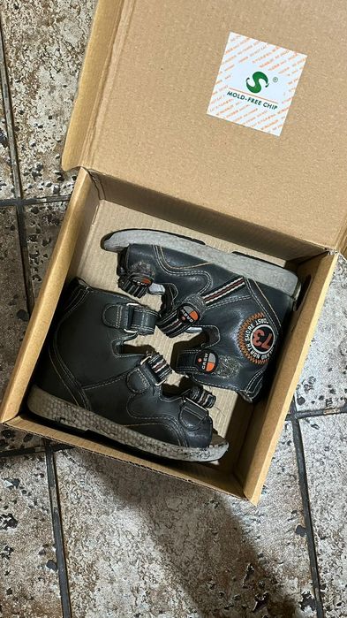 Продам ортопедическую обувь.