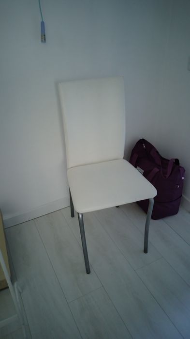 Стулья кож зам удобные