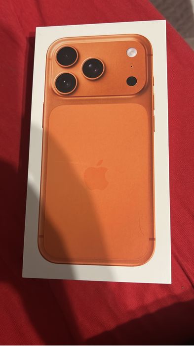 Iphone 17 pro 256 cosmic orange