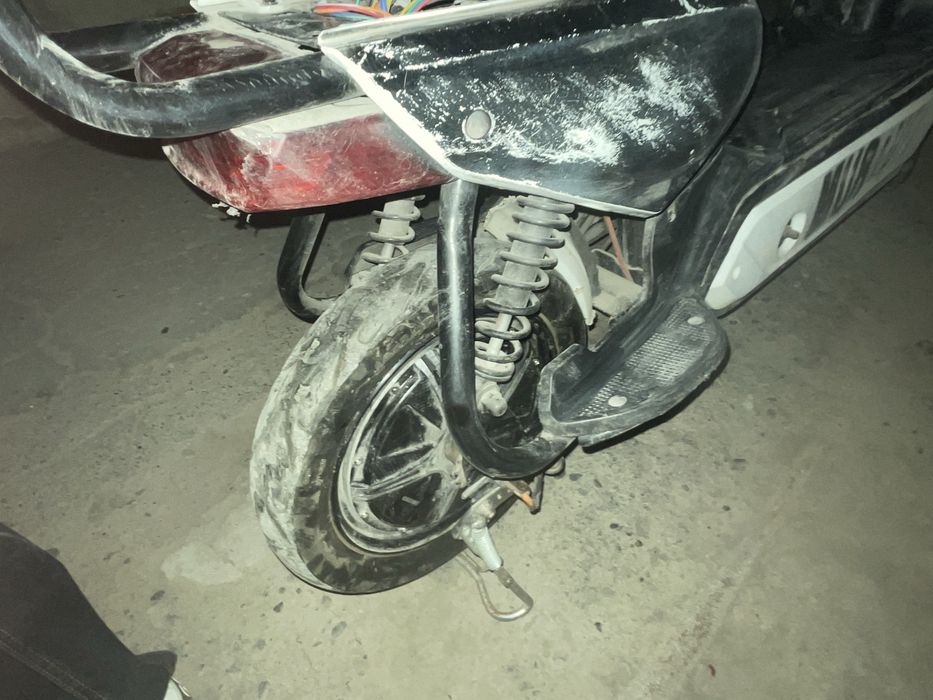 Скутер под восстановление или на запчасти (+зарядка)