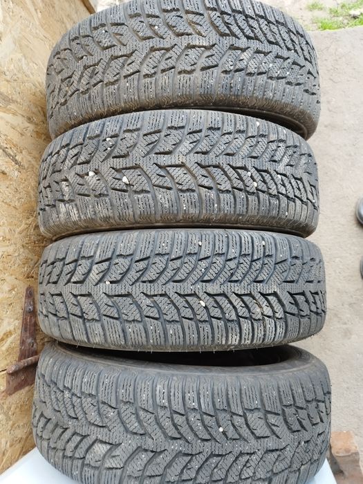 Vând roti mixte roțile se află la Predesti Jud Dolj pt contact la Nr