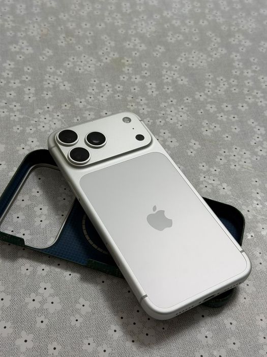 Iphone 17 pro max 256gb silver