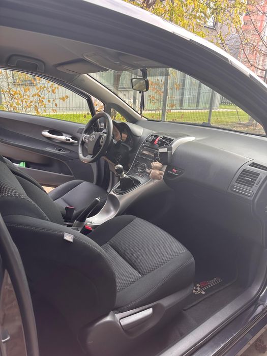 Toyota Auris 2011, motor 2.0D-4D, diesel, hatchback