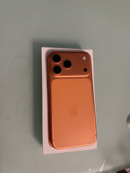 Iphone 17 pro max 512 gb cosmic orange в идеальном состоянии