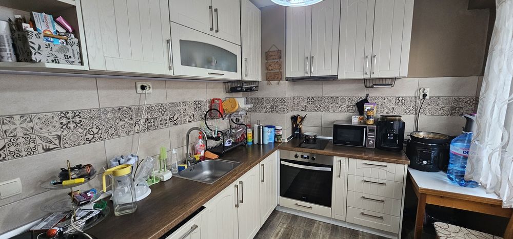 Продава се Тристаен апартамент в Ихтиман - 75 кв.м за 1054 €/кв.м - Снимка #1