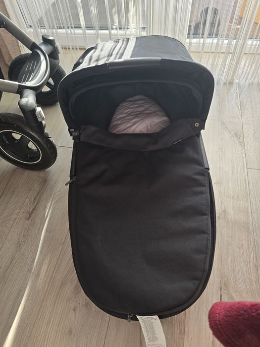 Vand set Maxi-Cosi complet plasa țanțari de ploaie etc
