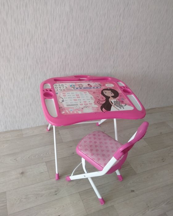 Парта в хорошем состоянии.