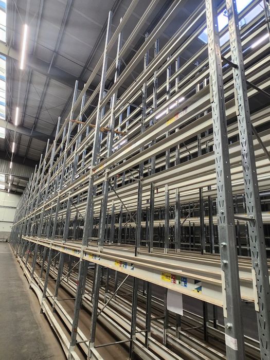 Rafturi metalice profesionale pentru depozit – 3 m înălțime