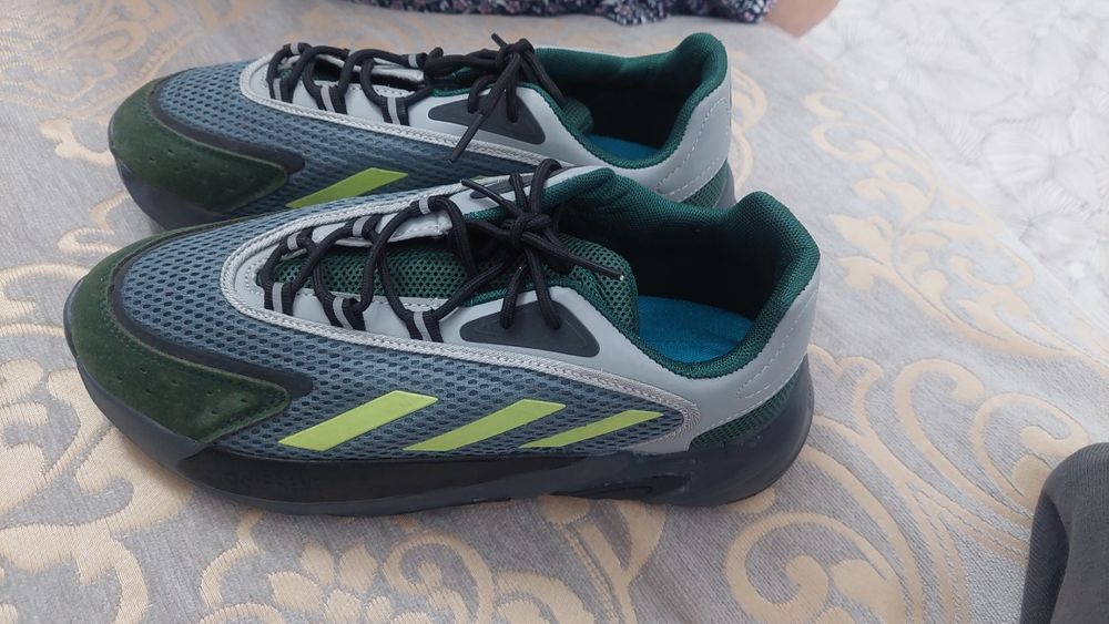 Кроссовки новые 40-41размер