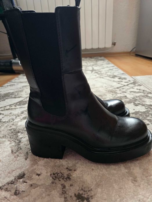 Черни зимни боти