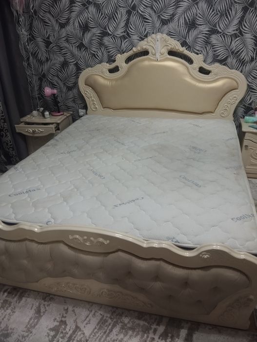 Кровать двуспальная