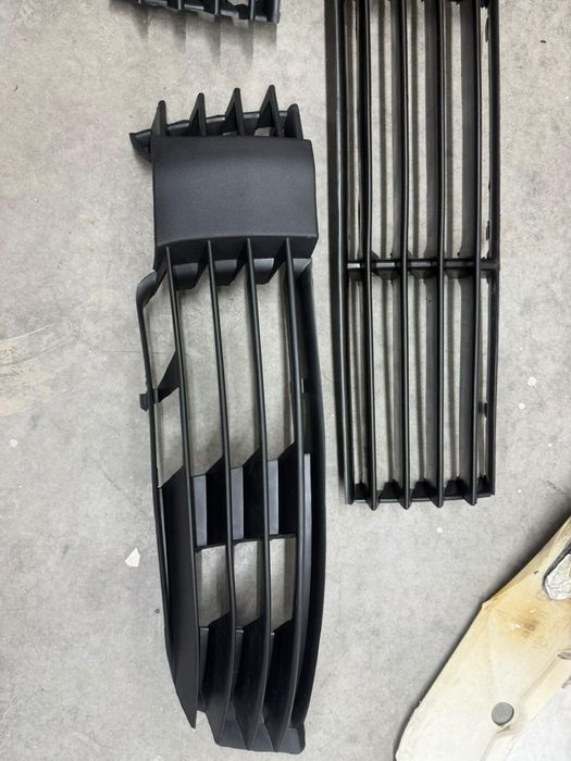 Решетки за предба броня Passat B5.5