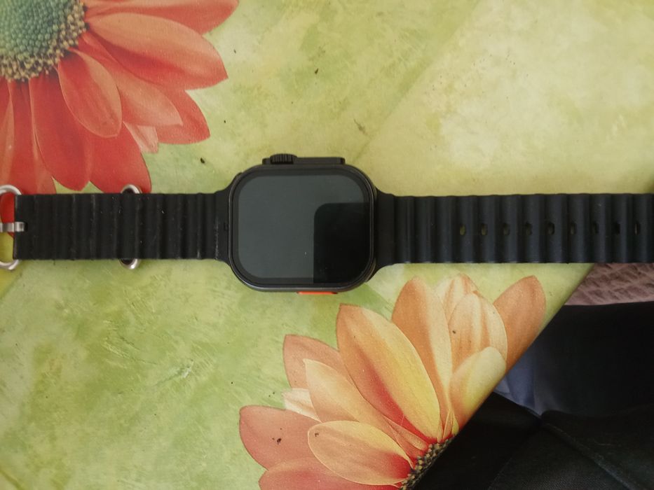 Продавам НЕРАБОТЕЩ смарт часовник (за части)