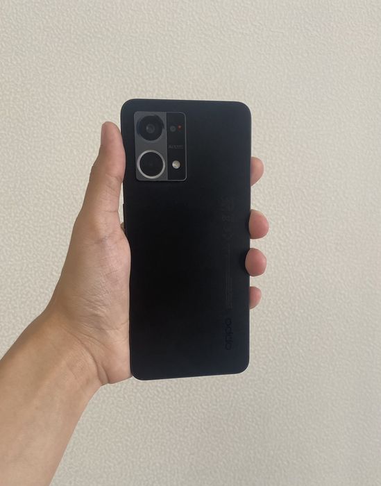 Oppo Reno 7 почти новая