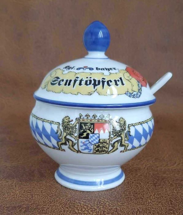 Порцеланови или керамични латиери, захарници и купа за супа