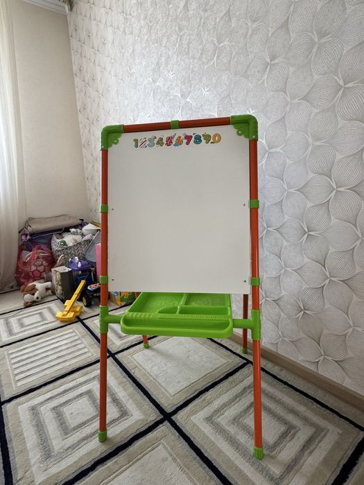 Продам детскую доску для рисования и обучения