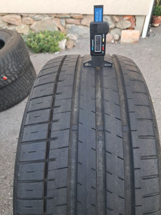 2бр. 235/40/18 Falken Azenis FK510 летни гуми