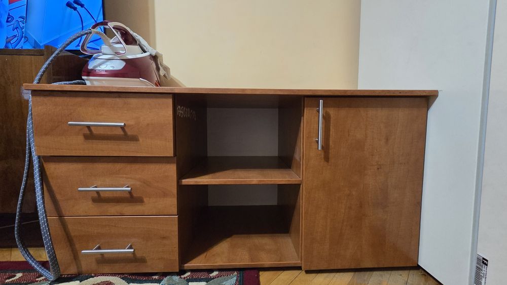 Продам тумбочку в отличном состоянии