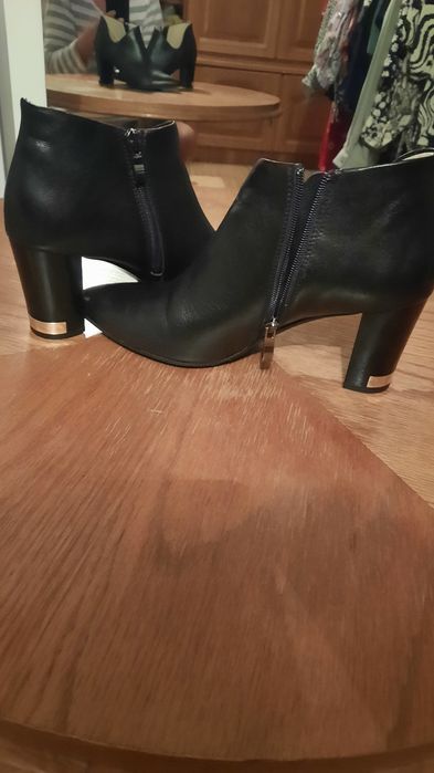 Ghete piele mărimea 39
