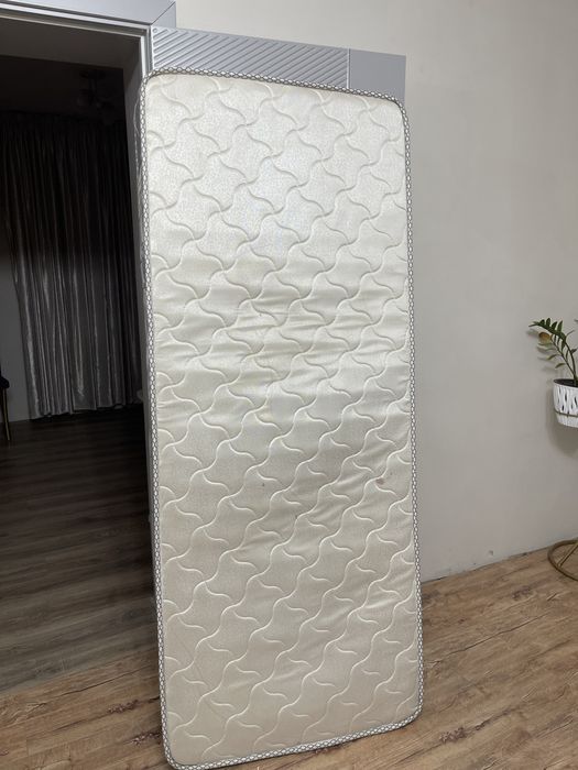 Продам матрас  односпалтный