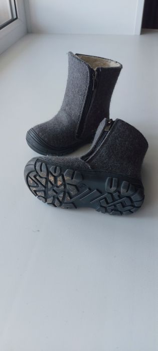 Продам детские валенки.