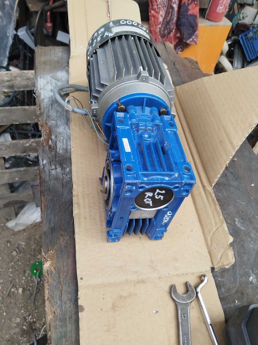 Motor Reductor pentru învârtit magiun zacusca