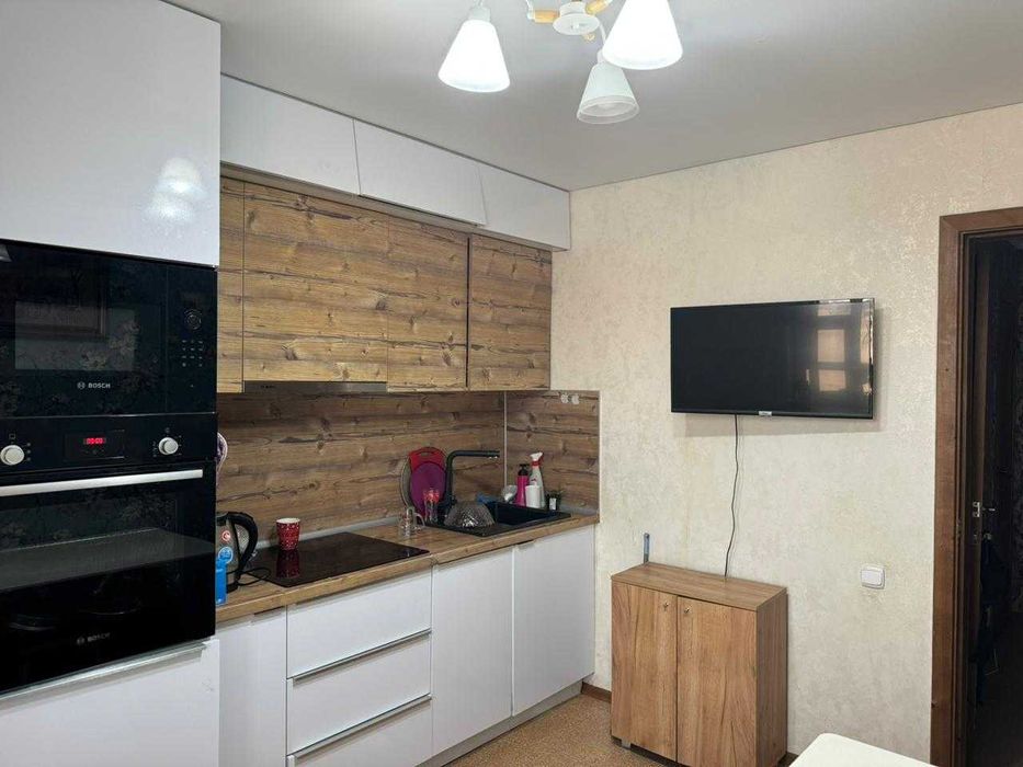 Продам 3 комн.квартиру, Дворец школьников