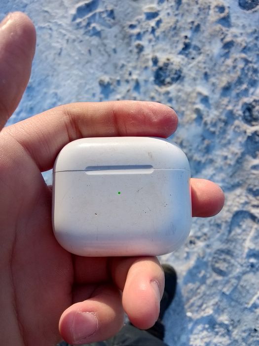 Продам наушники Airpods 3