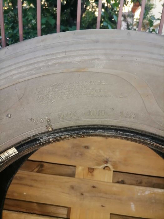 Продавам две тежкотоварни гуми употребявани 315 /60 R/22.5. ДОТ 23г.