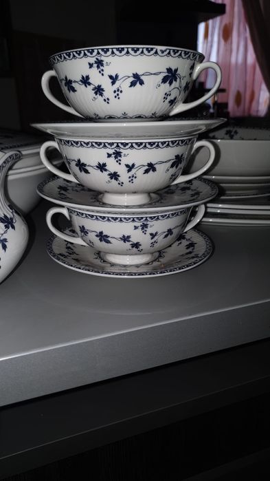 Serviciu masa porțelan veritabil Royal  Doulton  York Town