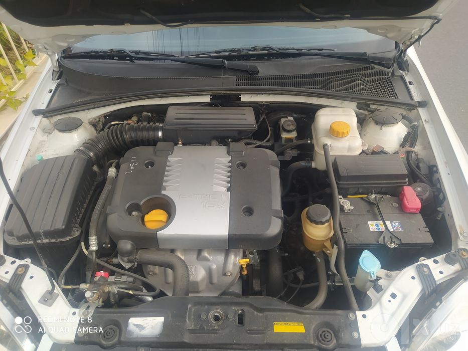 Lacetti 1.8 sotiladi