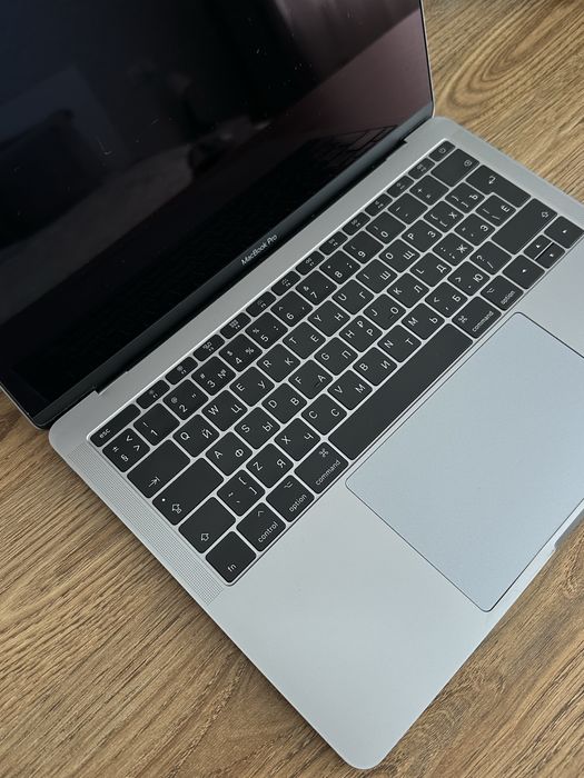 Продам MacBook Pro 2017