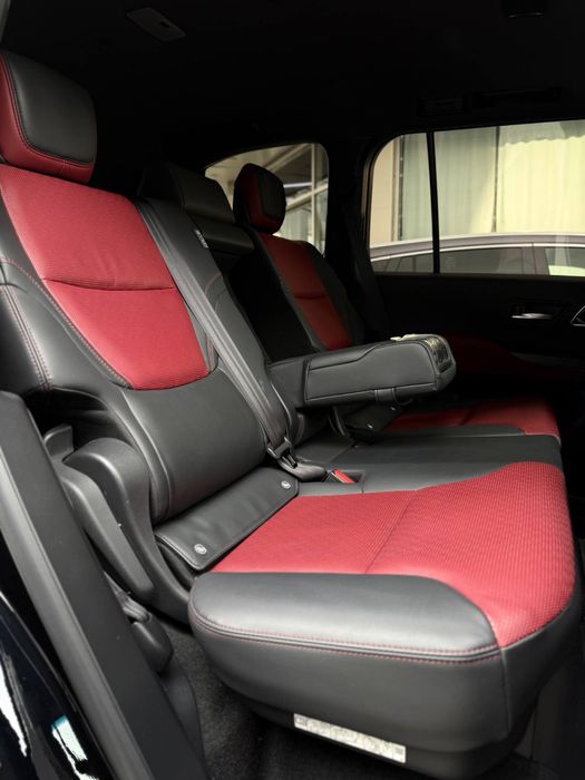 Toyota Land Cruiser LC300 GR Sport