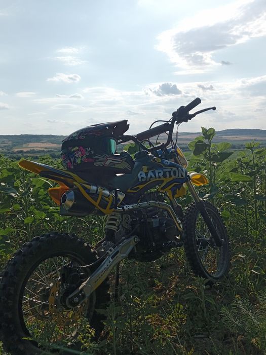 Vând Cross 125 cc Barton sau schimb cu un 250cc